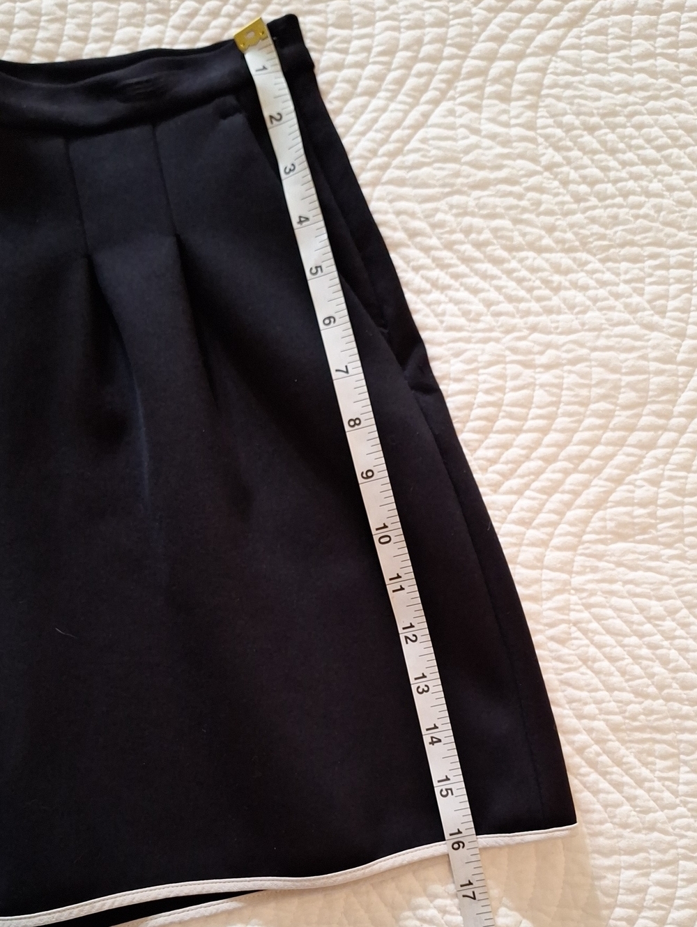 Wilfred Black Tailored Shorts with White Hem Trim - Picture 8 of 10